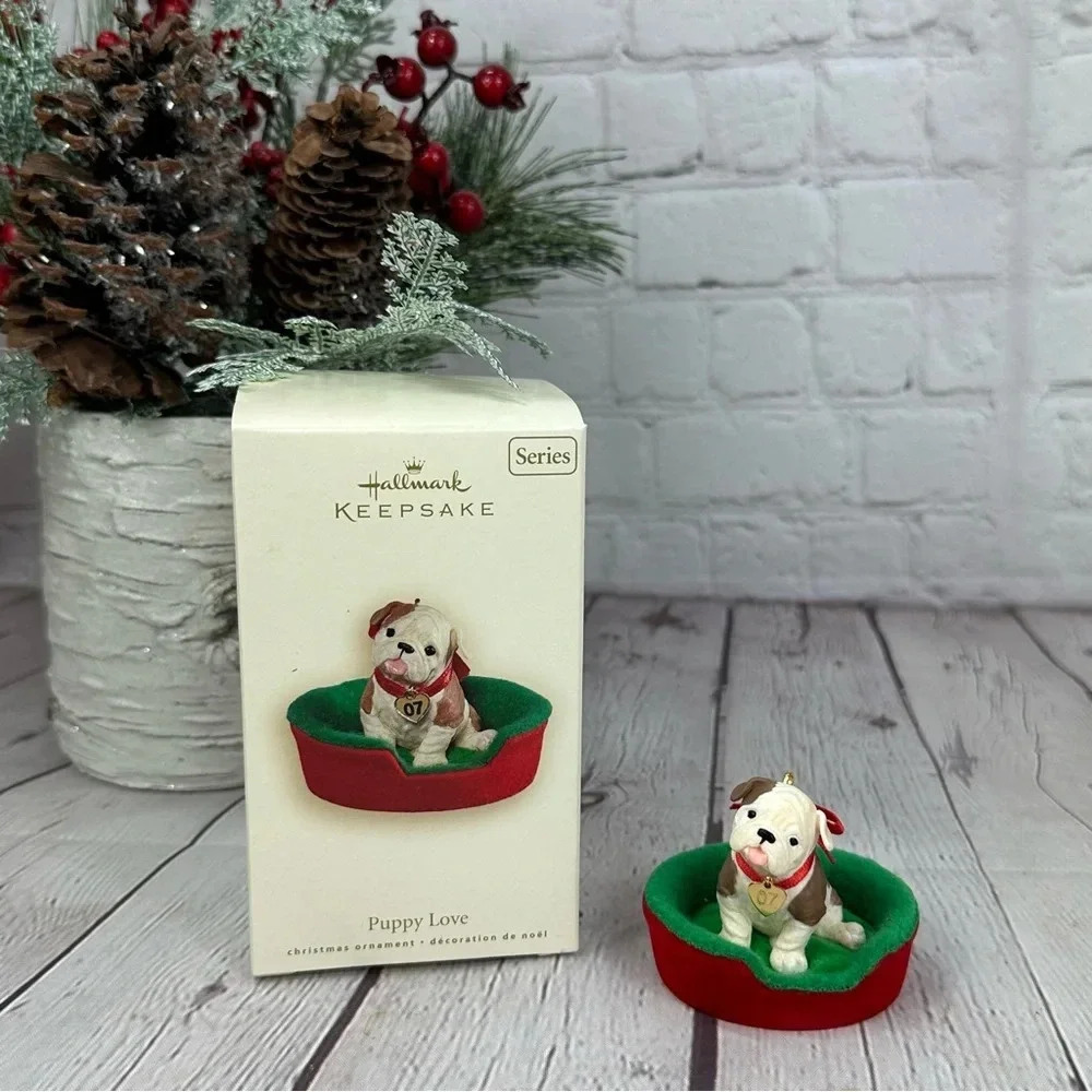 Vintage hallmark Keepsake Ornament 2007 puppy love series
